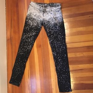 Really cool unique carmar jeans 😍